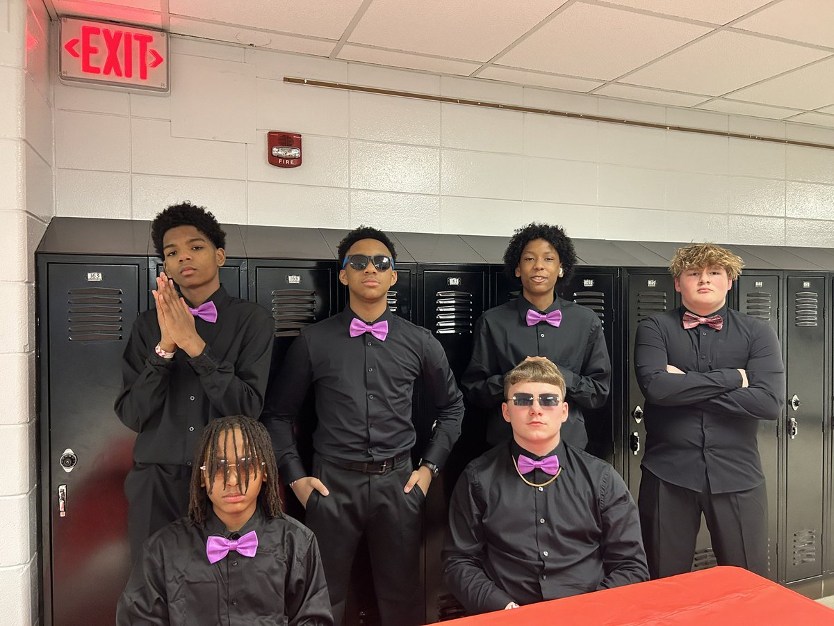 The @KammererCubs Men of Quality showed UP for the Valentine’s dance!!