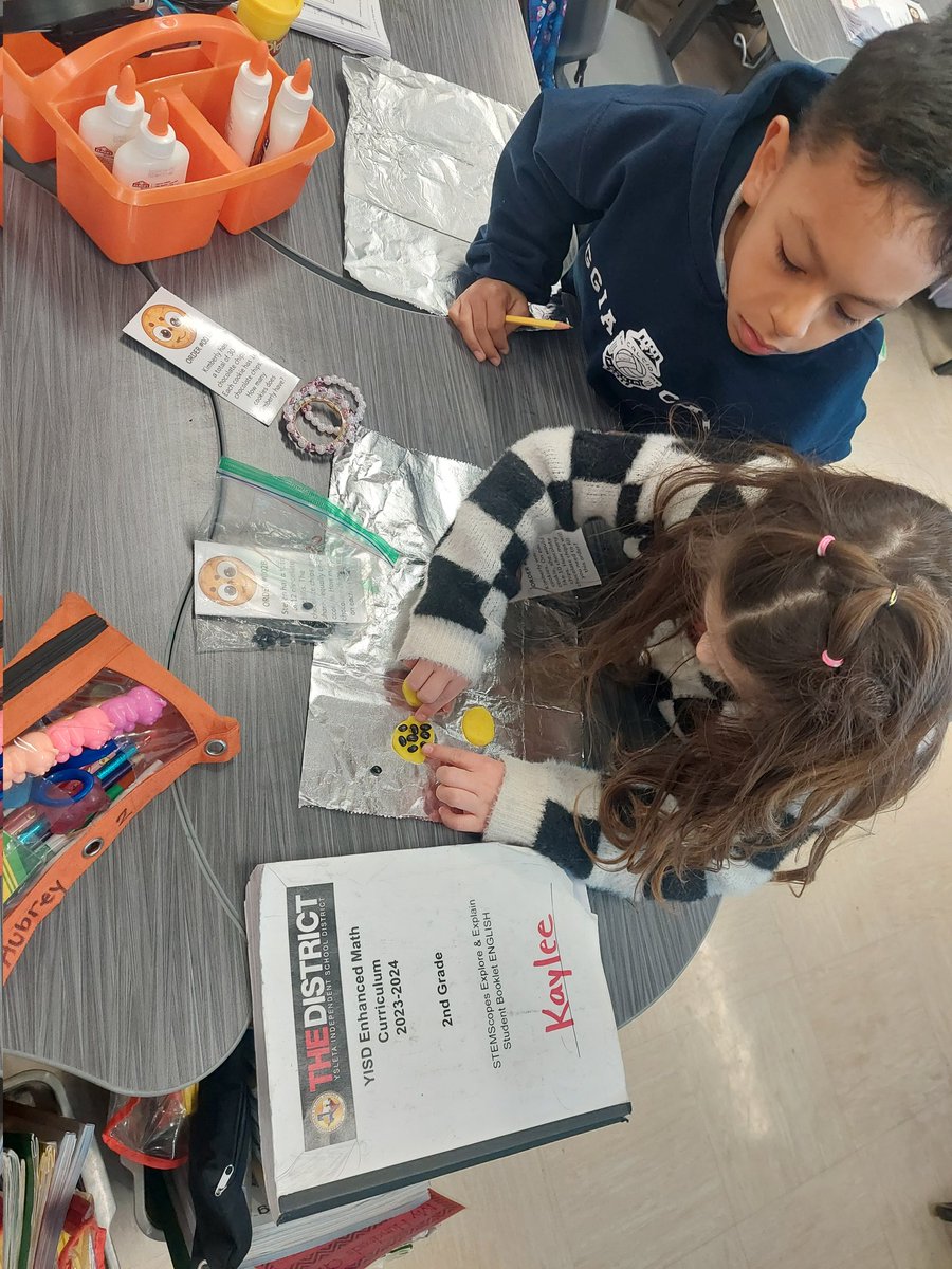 M_Ra016's tweet photo. Who knew mulriplying &amp; dividing could be so much fun😉 kiddos had a blast "making cookies"❤️ Aztec Strong! @erodriguez0811 @zeila_wittke @LancasterAztecs https://t.co/zCsbaDLwgF