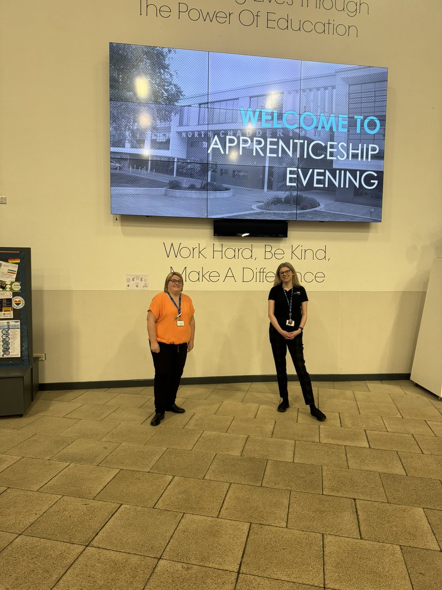 📣 That’s a wrap for National Apprenticeship Week! The Apprenticeship and Widening Participation Team <a href="/PennineCareNHS/">Pennine Care NHS FT</a> discussing careers in the NHS and Apprenticeships <a href="/NorthChadderton/">North Chadderton</a>.  Thank you for the invite 🫶