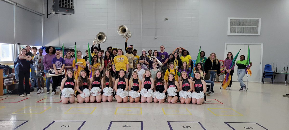 wbrpanthers's tweet photo. Hopefully some action shots coming. Shout out to The Panther Sound, Flag Corp, &amp; Pantherettes for participating in the @PortAllenPandas Mardi Gras Parade. https://t.co/MM0NGbpKIu
