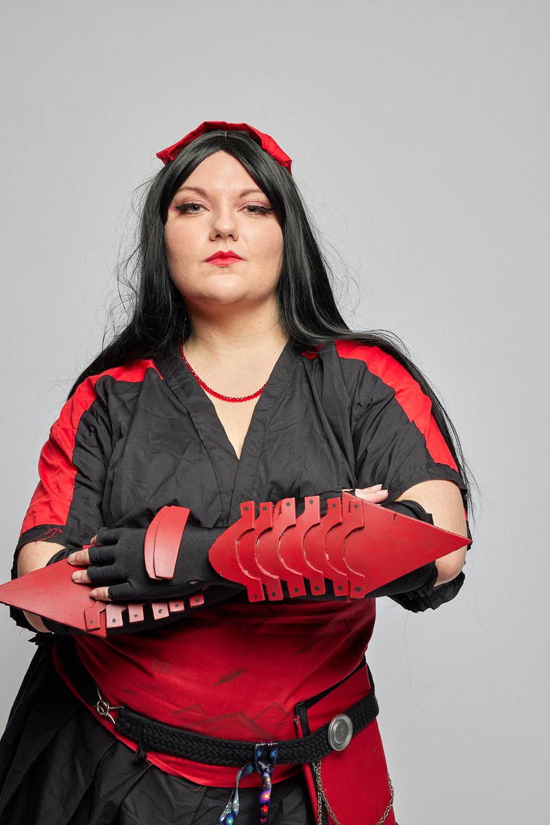 madhattercsply's tweet photo. Got photos back from the @CosMeetupChi photobooth from #Uchicon and I’m in love!!

Love bringing Raven to life!

#rwby #cosplay #ravenrwby https://t.co/XtUNw8VjIn