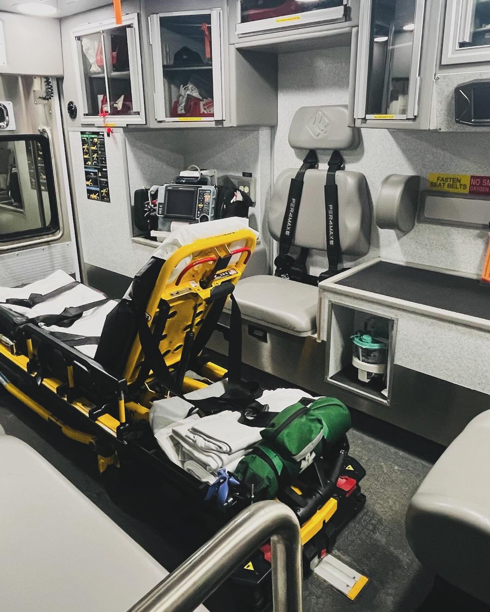 hopevalleyEMS's tweet photo. Good evening,

Another Fleet Friday post! This is our new Ambulance 311, it was recently obtained back in October and is currently licensed to the Paramedic level. It is a 2022, Ford Road Rescue E-450. https://t.co/OTdBiTnXd8
