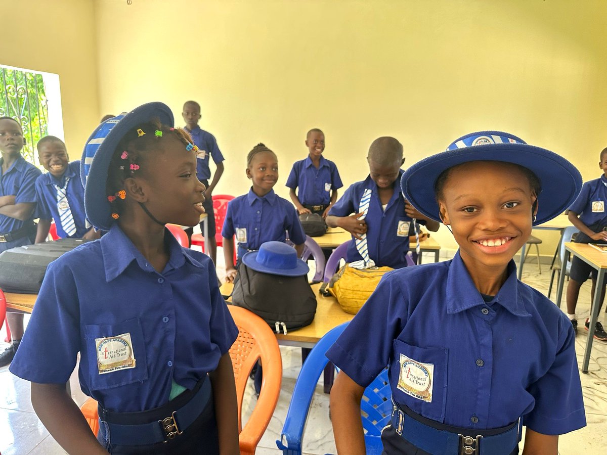 IATonline's tweet photo. Smiles for the weekend! We thank God that over 90 pupils are enjoying learning at our New Hope Academy secondary school in Sierra Leone, please pray with us for God to help and guide the teachers and students.
#smilesfortheweekend #thankfultoGod #praywithus #christiancompassion https://t.co/5mjTjvvgWB