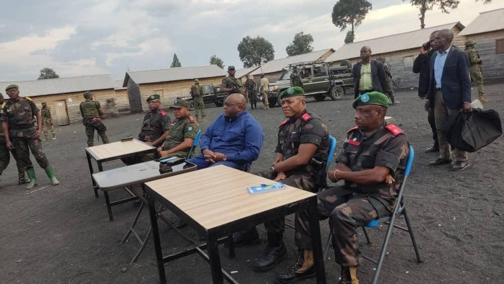 DeoG_TSHIBANDA's tweet photo. Notre salut ne viendra que de nous et de personnes d'autres. 
Face ce génocide nous imposé, je pense que la diplomatie reste l'idéale voie de sortie que les bruits des armes. 
- Dénonçons ; 
- Battons-nous ;
- Redéfinissons de négociation ;
- Négocions... https://t.co/Lm1g9MRCdD