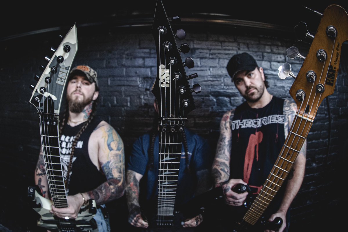 All my favourite dudes in one photo. 📸✌🏼📸 <a href="/ESPGuitarsUSA/">ESP Guitars</a> #greatamericanghost