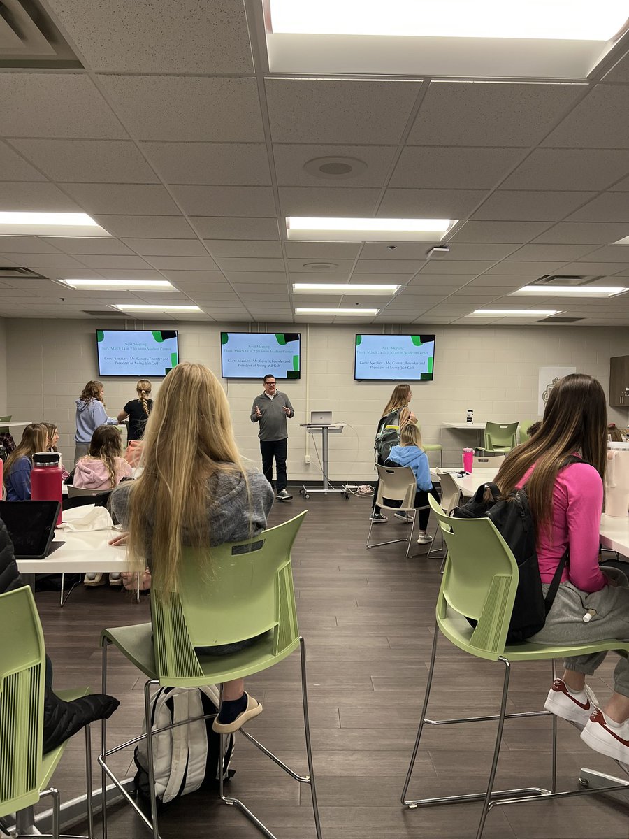 SCHSFBLA's tweet photo. Thank you to everyone who attended our meeting yesterday! Also, big thank you to Mr. Garrett for giving us insight on your personal entrepreneurship experiences! We appreciated all of the helpful information! https://t.co/WXbRuqq0Uw