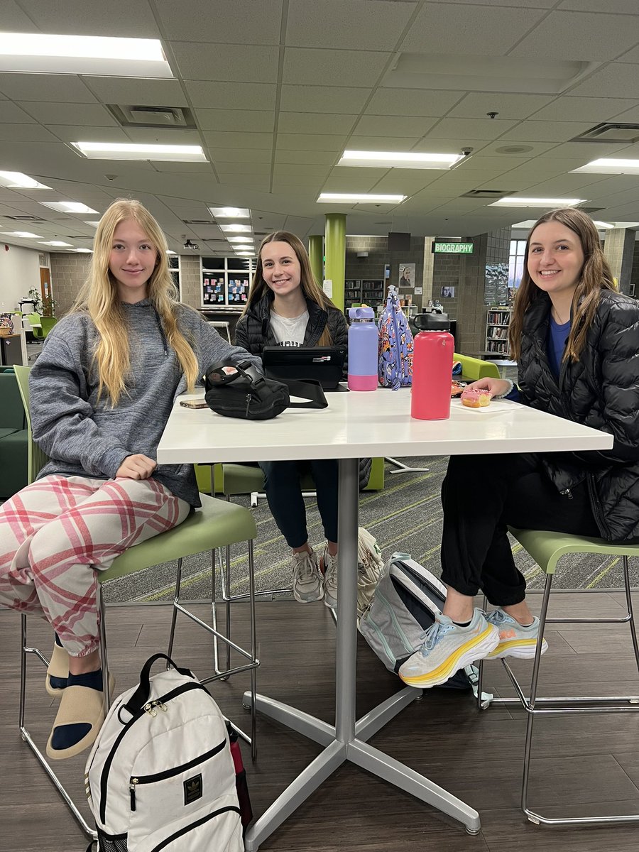 SCHSFBLA's tweet photo. Thank you to everyone who attended our meeting yesterday! Also, big thank you to Mr. Garrett for giving us insight on your personal entrepreneurship experiences! We appreciated all of the helpful information! https://t.co/WXbRuqq0Uw