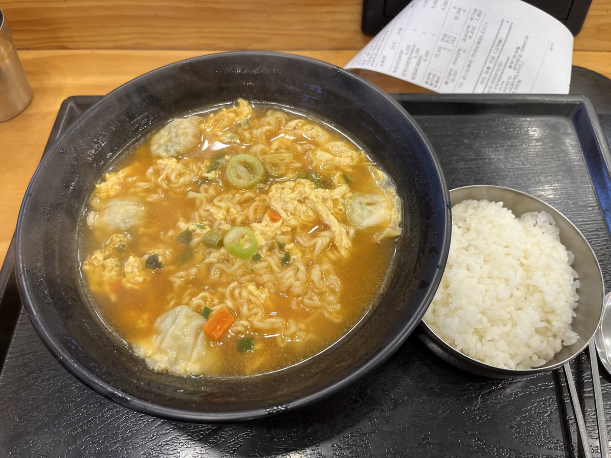 SAのラメん(水餃子入り)
650円ぐらい