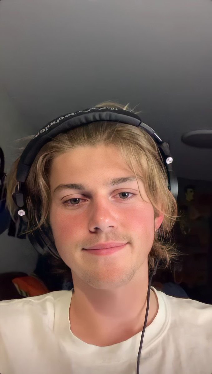 "quem tem ciúmes é feio."

eu sendo horroroso