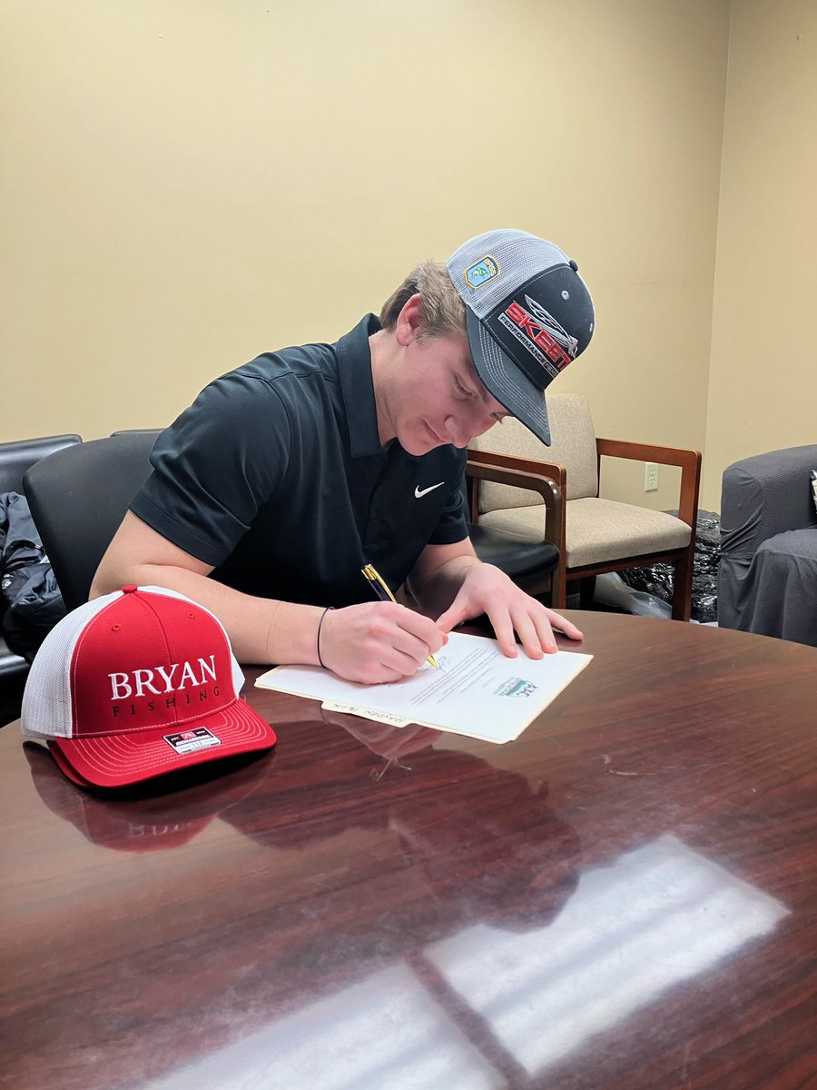 HaydenPeck_10's tweet photo. Excited to announce my commitment to Bryan College! Super pumped to fish at the next level! It’s been a dream of mine since I was 7. Thanks Coach Keen
@CALBassFishing 
@CenturionAD https://t.co/uW1vZlwySK
