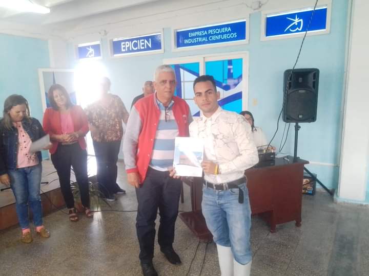 aguila_lety75's tweet photo. Se celebra en la Empresa Pesquera Industrial Cienfuegos la Asamblea de Representante, importante escenario dónde se debaten las proyecciones de trabajo para el año 2024.
@CubaCentral
@Mayte_yera78 
@JorgeLuisFajar8 https://t.co/UDrlIsS6D1