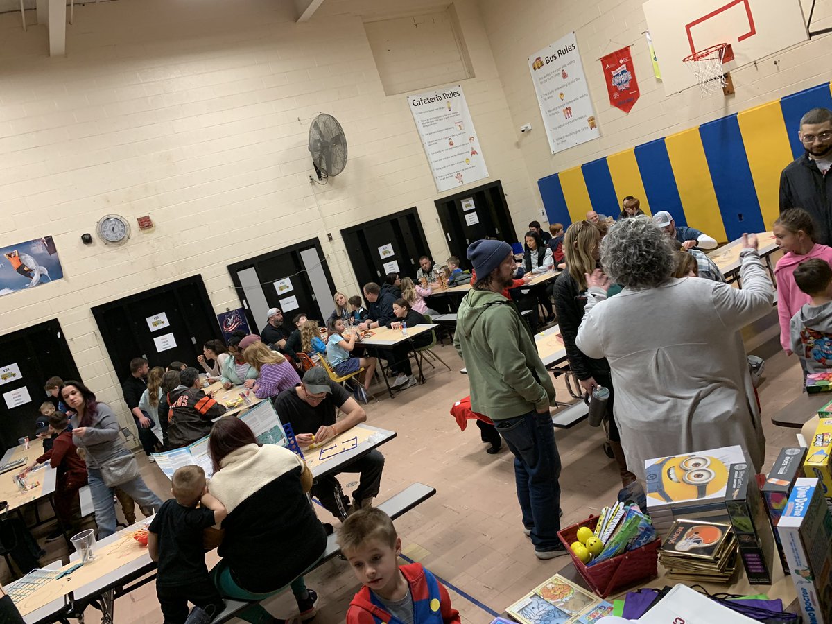 PCSDdentzler's tweet image. Dentzler family game night, fun was had by all. #Pcsdproud #Dentzlereagles #TimeWithFamily