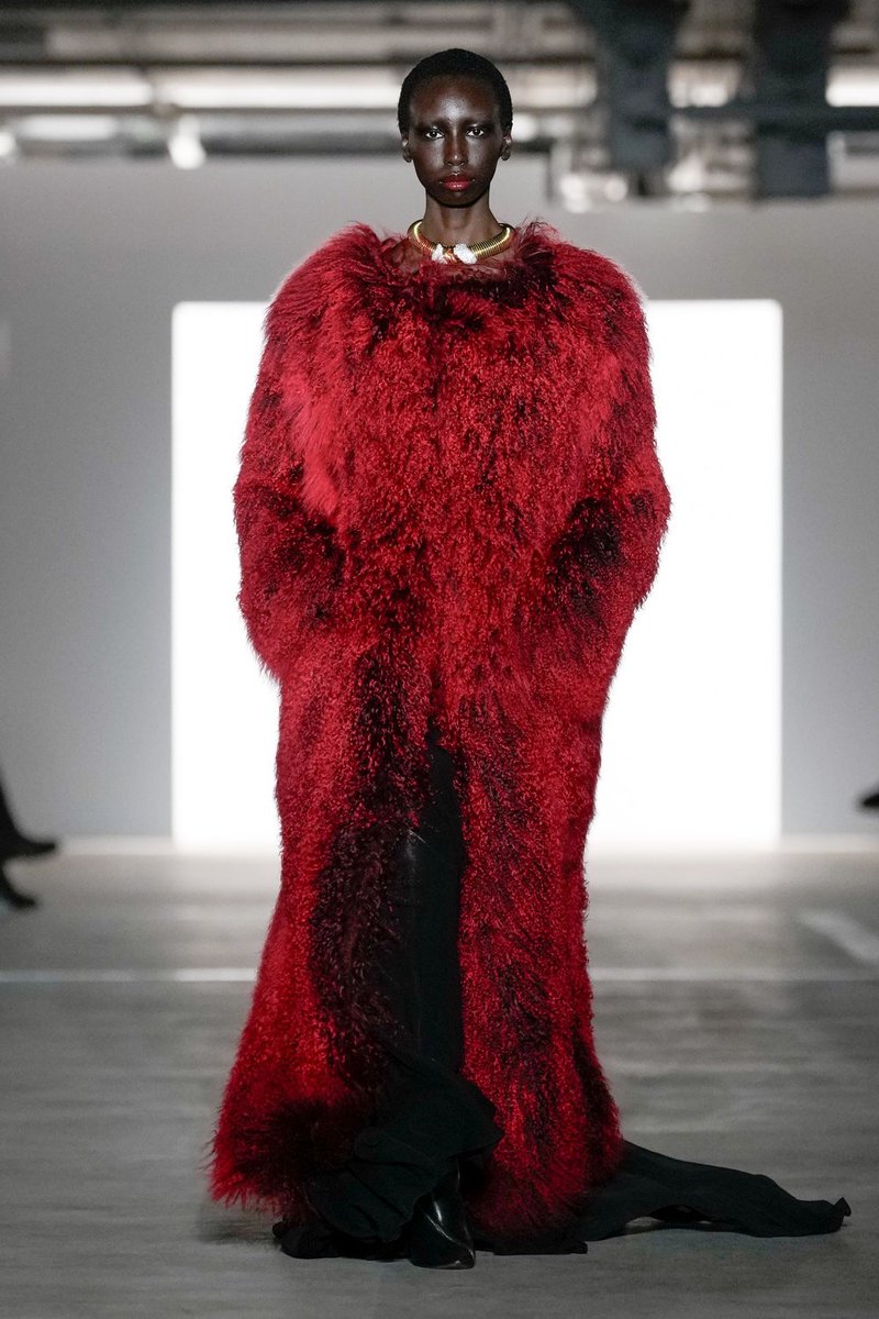 voguemagazine's tweet image. #PrabalGurung&apos;s fall 2024 collection is here. View every look: vogue.cm/yLFDD9e