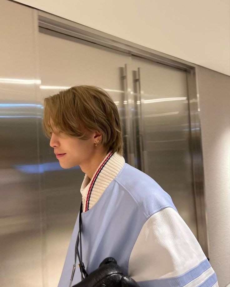 aniversário do meu denguinho, do meu xodó.
feliz aniversário ravi, obrigada por ser tão incrível, obrigada por me deixar toda besta pensando em ti. és meu mundinho e eu não canso de expressar o quanto que eu te amo; continue sempre sendo esse garoto incrível. te amo, meu amor. ♡