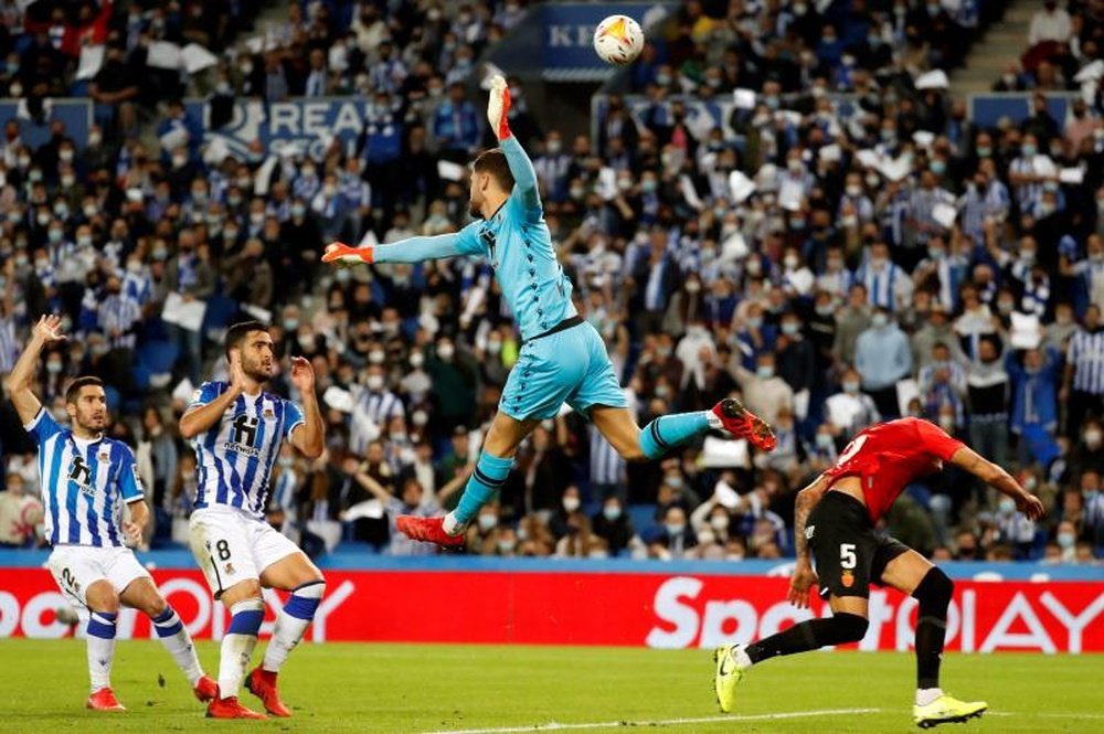 JuandiReal's tweet photo. @ScouserStriker Pero si es un paquetón!! El punto débil de la Real es la portería, un descarte… https://t.co/b0FSwH9nZL