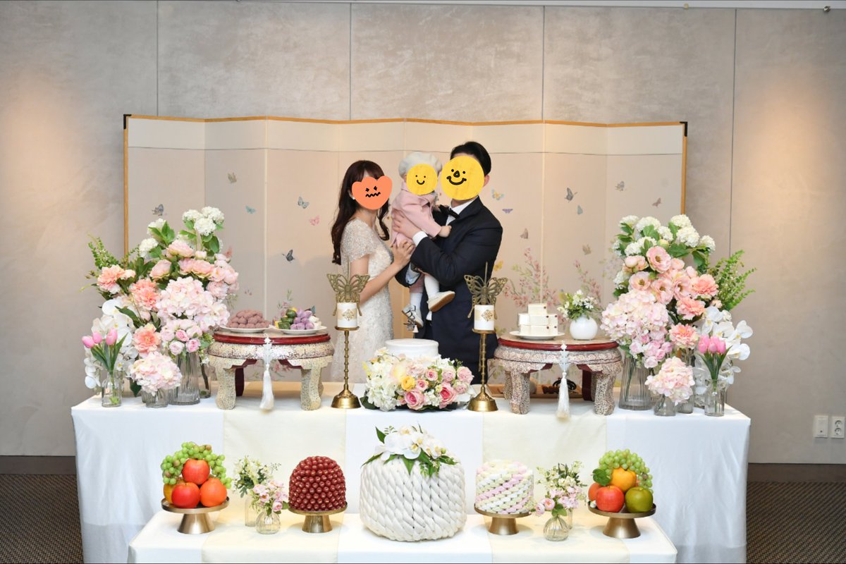 temimaki's tweet photo. 実家帰省してたから1ヶ月も経ってしまったけど息子っちの돌잔치 (1歳の誕生日会)写真🩷ピンクスーツがとてと似合っていて可愛さ爆発でした🫶💕
韓国に嫁いだ日本人妻さん旧正月ファイトしましょう🥲私もこれからチェサです、、。 https://t.co/hJPSodvZPN
