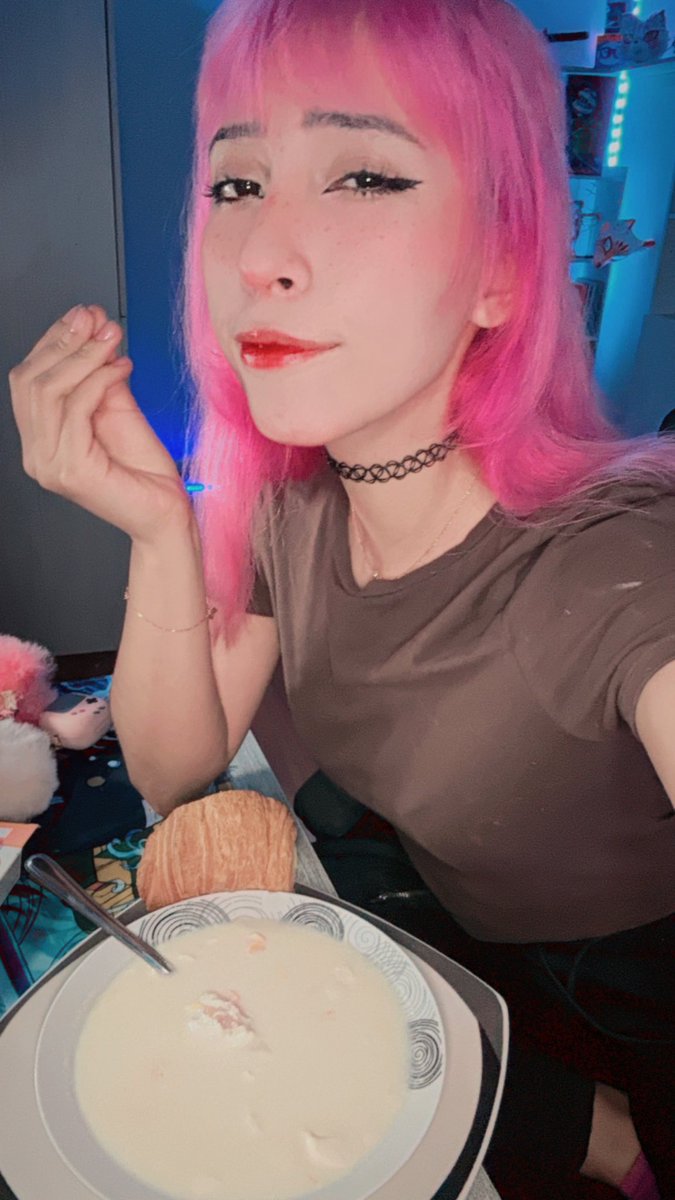 EmetSuki tweet media