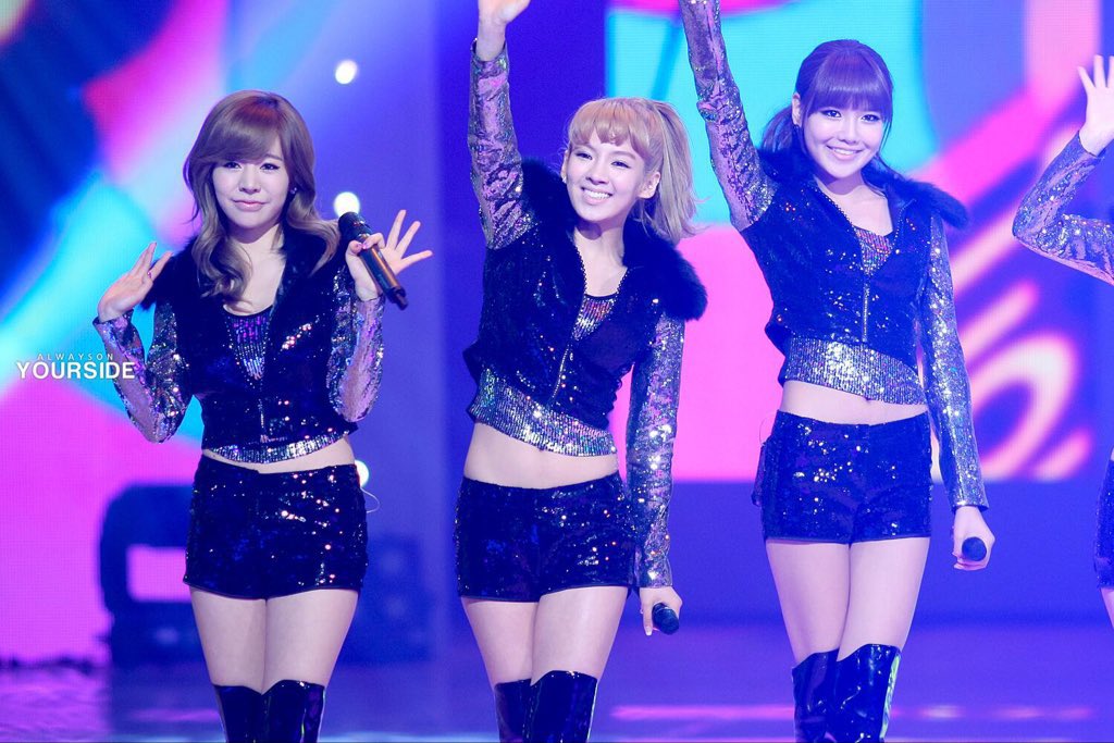 hyosunkyu's tweet photo. happy sooyoung day!! https://t.co/Yspa5HZdjm
