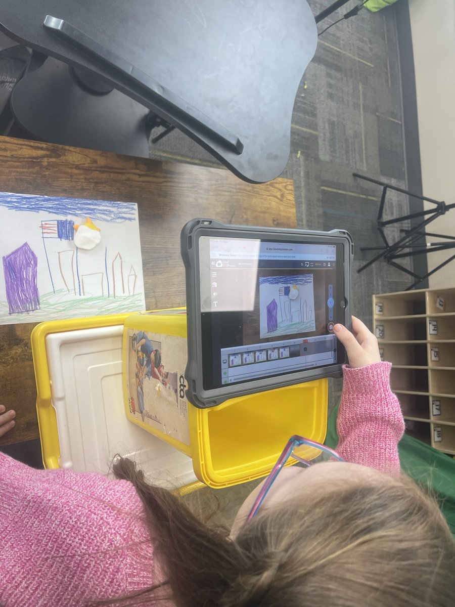 MCE_STEM's tweet photo. We are working on making stop motion videos. This week, students kept a weather journal, learned about the STEM careeer of a meteorologist, and will be using technology to record the weather. 
#maplecrest #STEMeducation #stem https://t.co/duOzhR52xL