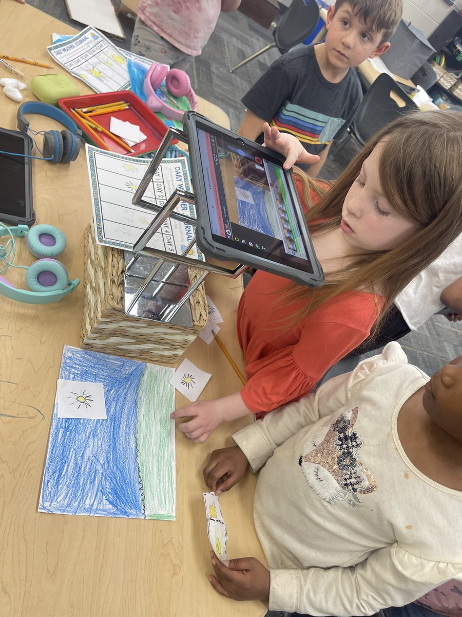 MCE_STEM's tweet photo. We are working on making stop motion videos. This week, students kept a weather journal, learned about the STEM careeer of a meteorologist, and will be using technology to record the weather. 
#maplecrest #STEMeducation #stem https://t.co/duOzhR52xL