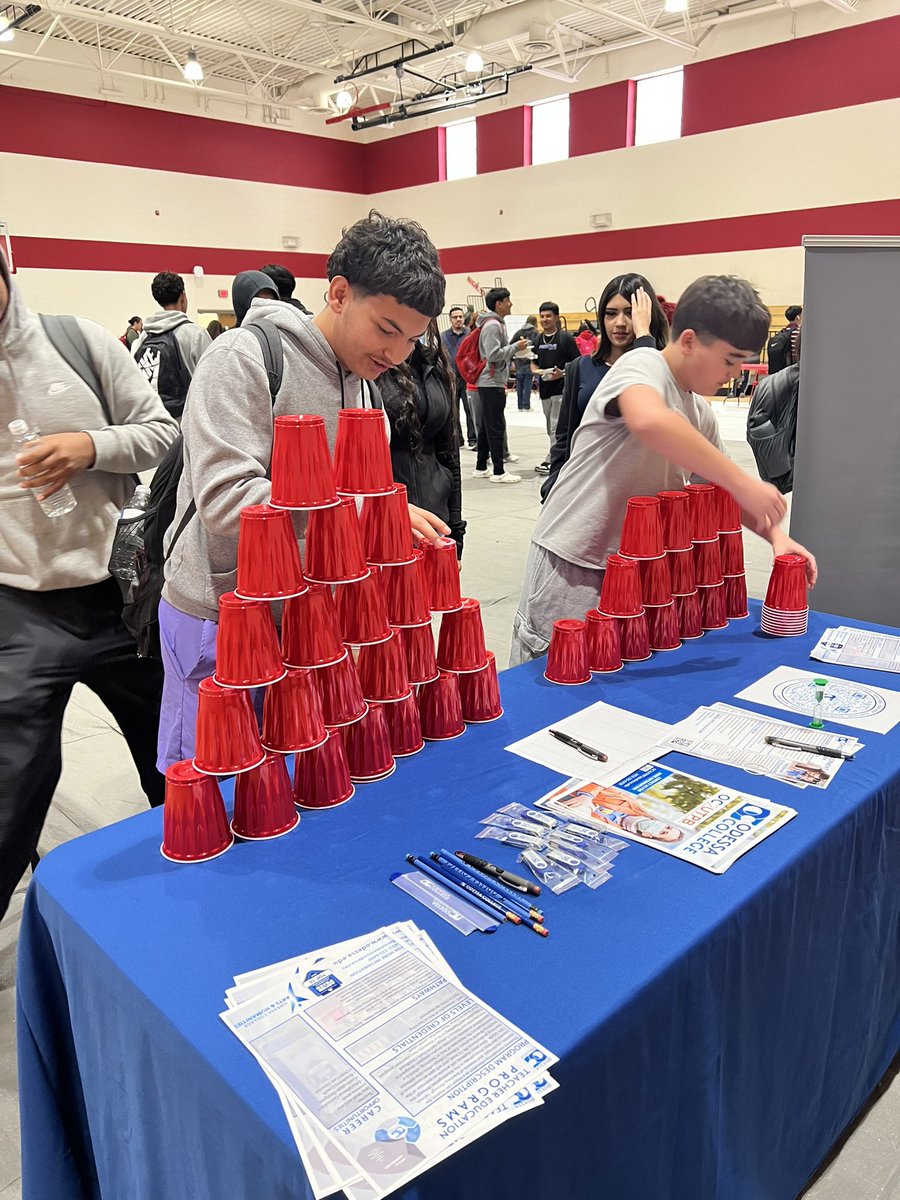 Recruitment day at OHS! I got to see one of my former students who is now a senior! Did my heart good! 🩷#TweetOC