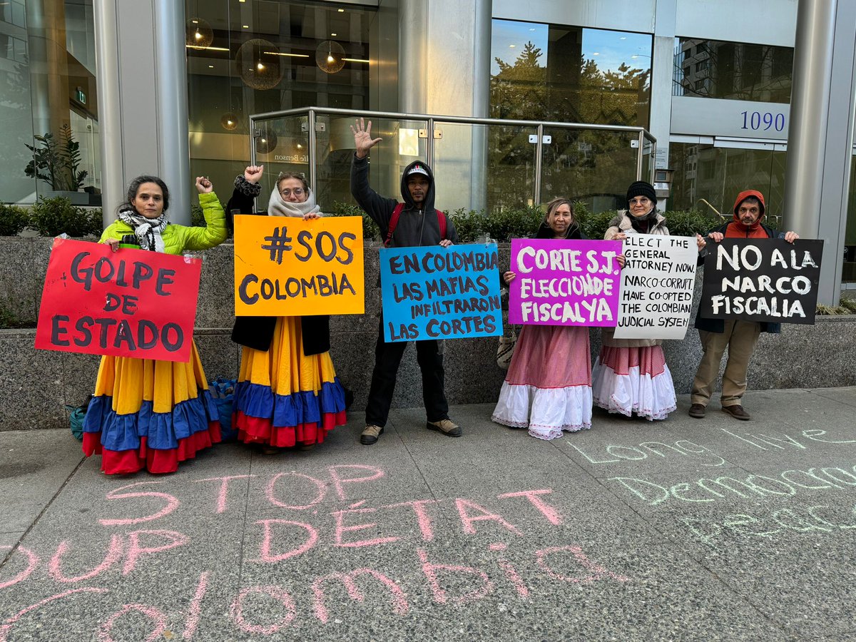 CoDevCanada's tweet photo. Yesterday, local Colombians rallied in front of the Colombian Consulate in Vancouver to defend democracy. We stand in solidarity with people in #Colombia who are organizing to defend democracy and protect human rights. @fecode @Nomadesc @SINTRACUAVALLE 

📖https://t.co/bnlF3OlMiz https://t.co/dgI5sG3sg6