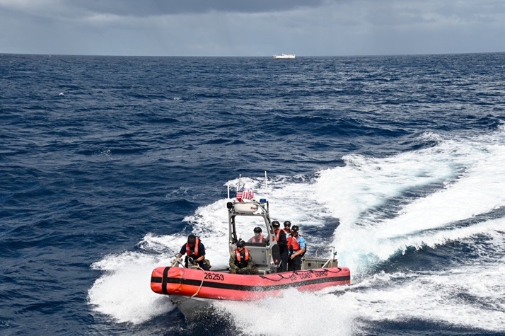 🐠 Recently, crews from the @USCG Cutter Harriet Lane launched a small boat near Samoa, embarking two Samoan shipriders from the Police and Ministry of Agriculture &amp; Fishery. Together, they conducted boardings of fishing vessels in the Samoa Exclusive Economic Zone. https://t.co/Bo0lYP8VFN