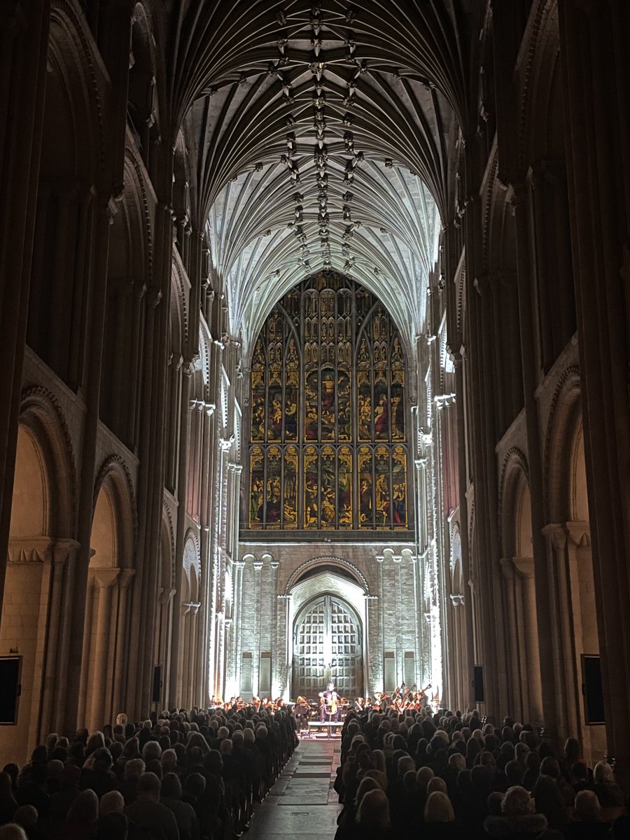 Four shades of Tavener’s The Protecting Veil in Norwich Cathedral - a special experience tonight c/o ⁦@BrittenSinfonia⁩ & ⁦@cellojohnston⁩