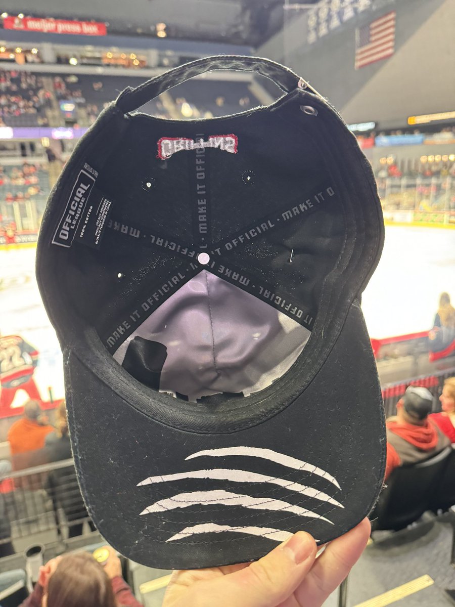 GrGriffinsNest's tweet photo. **GIVEAWAY**
We have partnered with @officialeague to giveaway a limited edition Griffins hat AND 2 free tickets to the Grand Rapids Griffins game on Saturday February 24th against the Texas Stars. 

To enter:
1. Retweet and like this post
2. Must be following Griffins Nest and @officialeague