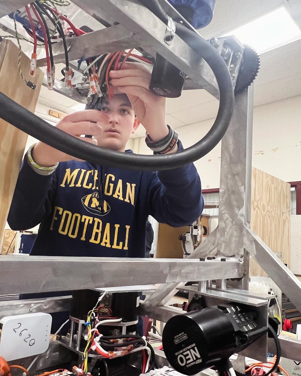 STA_robotics's tweet photo. Just a couple photos from this week’s work! https://t.co/FgkTpZY8LK
