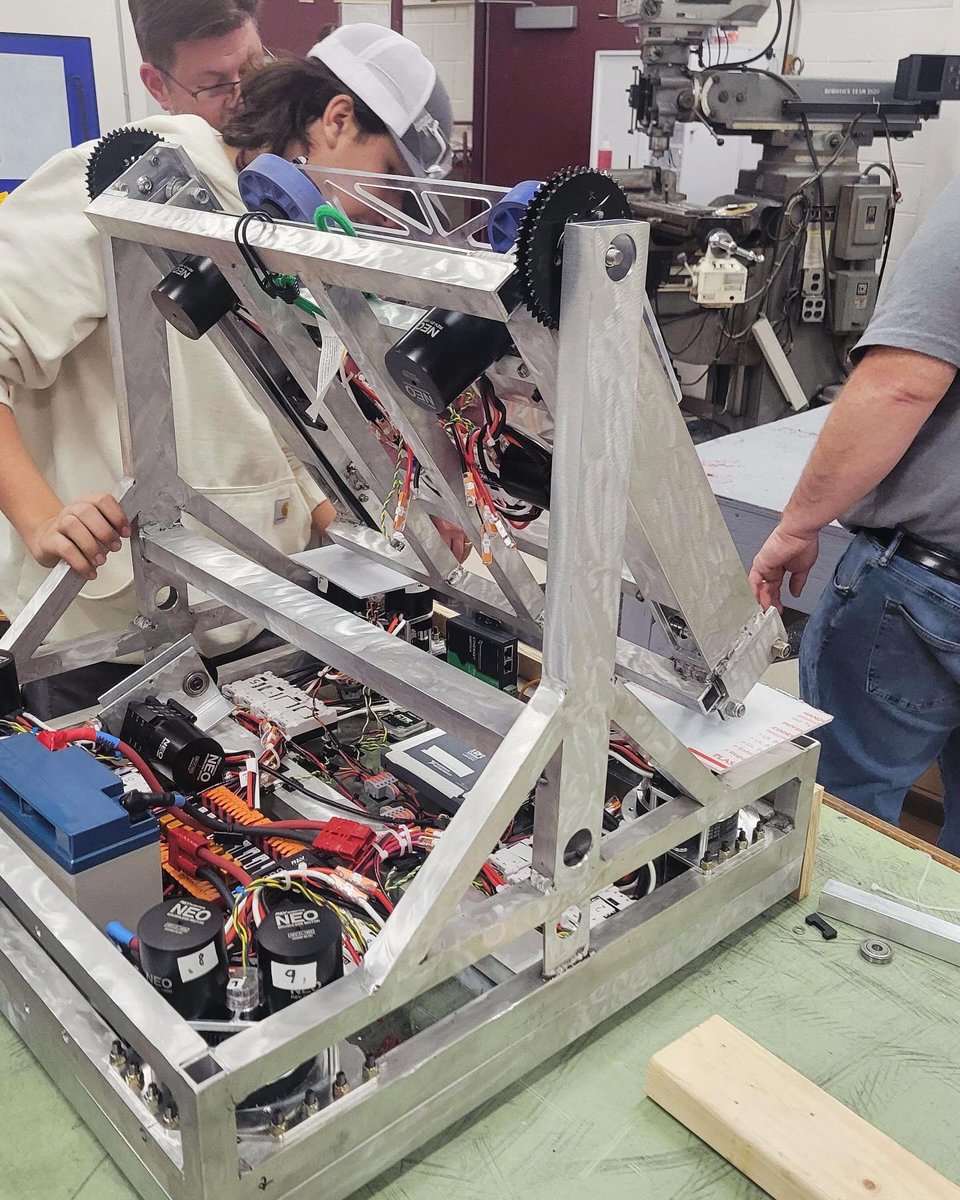 STA_robotics's tweet photo. Just a couple photos from this week’s work! https://t.co/FgkTpZY8LK
