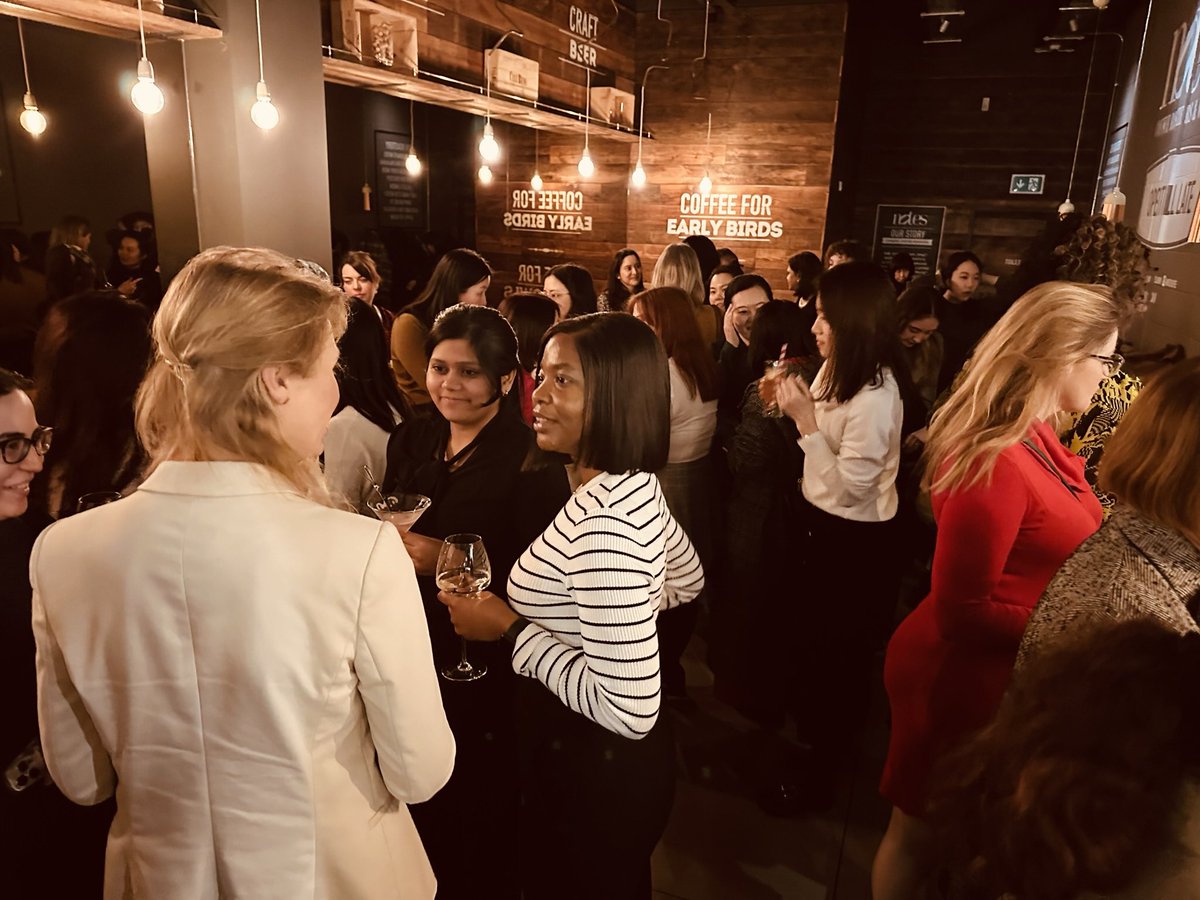 Winsar17's tweet photo. @leaninwibf 🎉 Exciting news! Our LearnIn community hosted our first social event, "New Year's Social Drinks," on Feb 7th. 🥂 A wonderful evening of networking and celebration. Huge thanks to everyone who joined us! 🌟 Let's empower and support each other in 2024. 💪#Empowerment https://t.co/NeFDNprfFM