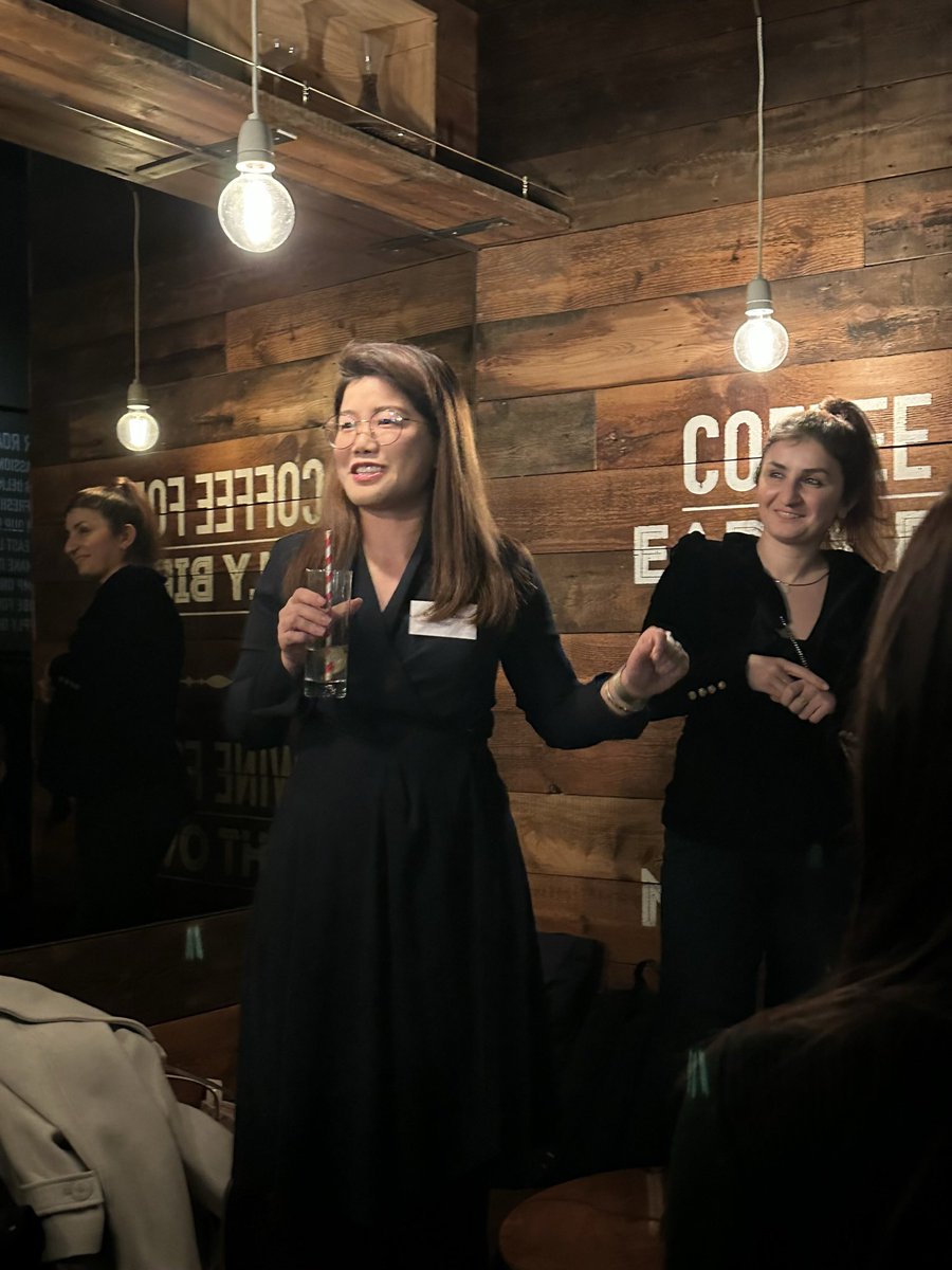 Winsar17's tweet photo. @leaninwibf 🎉 Exciting news! Our LearnIn community hosted our first social event, "New Year's Social Drinks," on Feb 7th. 🥂 A wonderful evening of networking and celebration. Huge thanks to everyone who joined us! 🌟 Let's empower and support each other in 2024. 💪#Empowerment https://t.co/NeFDNprfFM
