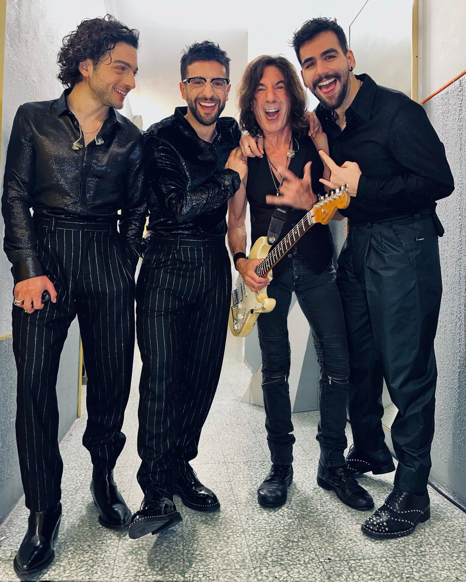 ilvolo's tweet photo. "Who Wants to Live Forever" on stage a #Sanremo2024 con STEF BURNS.

TELEVOTO
CODICE: 23
FISSO 894.001
SMS 475.475.1

Massimo 5 VOTI

Non è finita qui, da questa notte sarà disponibile su tutte le piattaforme digitali la nostra versione di "Who Wants to Live Forever". https://t.co/WxBh8cgdWG