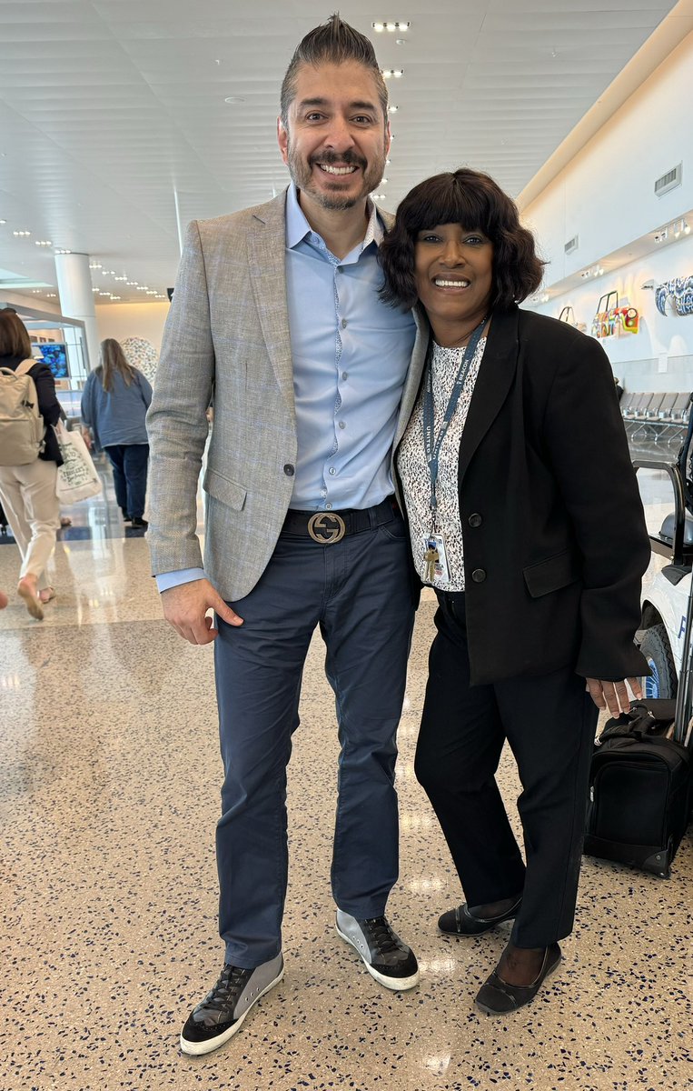 ✈️ Always nice to run in to the one and only <a href="/MonicaJatUnited/">Monica_Jones</a>. Take care my friend! ✈️.