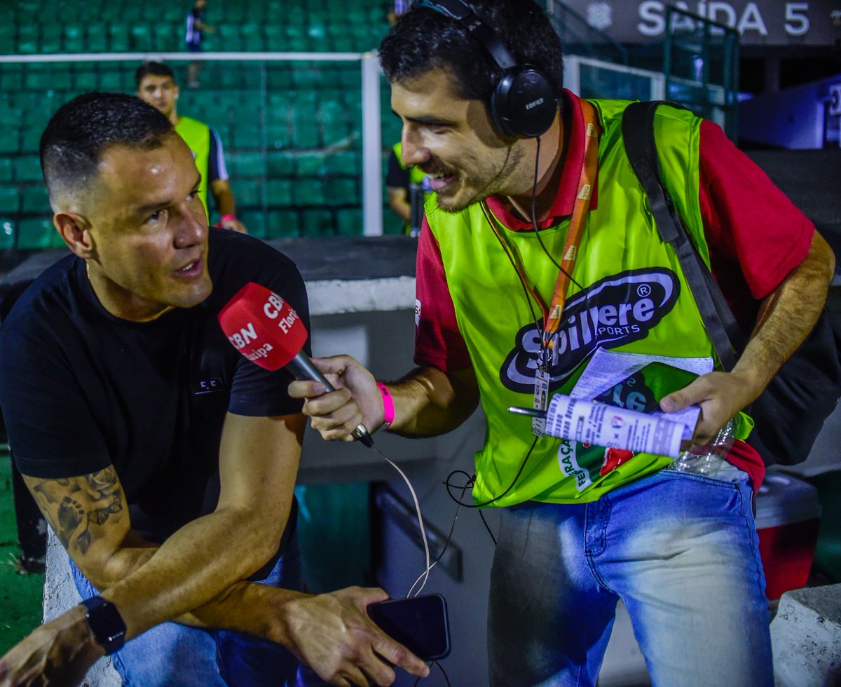 MatBoaventura's tweet photo. Entrevista com o goleiro @Wilson_W1, ídolo do #Figueirense ⚽️

📻 @CBNFloripa 

📸 @Mafaldafoto / @MafaldaPress https://t.co/VrueqcxsRC