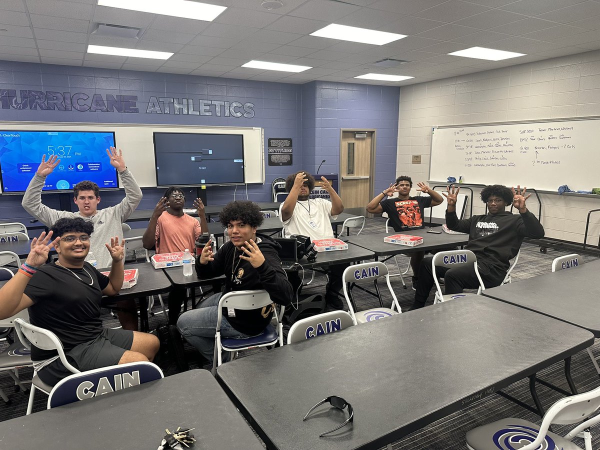 4’s up Friday with my DT DAWGS!! Out here getting ready to support our Klein Cain Boys Basketball Team as we chase that district title!!! Reign Cain!!