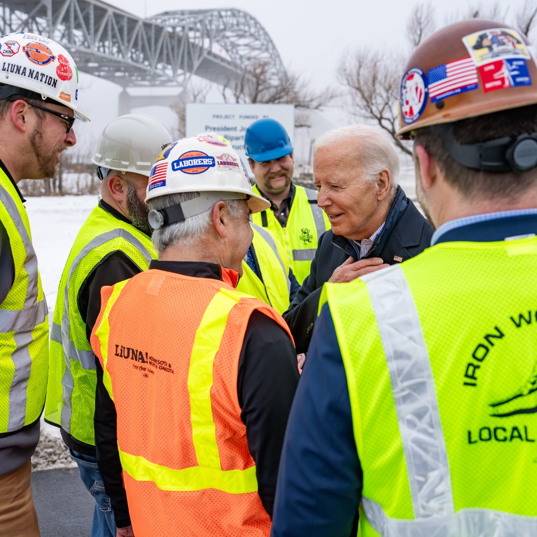 TheDemocrats's tweet image. Thanks to President Biden’s leadership, America’s economy is strong.

Unemployment is below 4% for two full years.
Wages, wealth, and jobs are higher than before the pandemic.
Manufacturing and construction boom.
Small business boom.