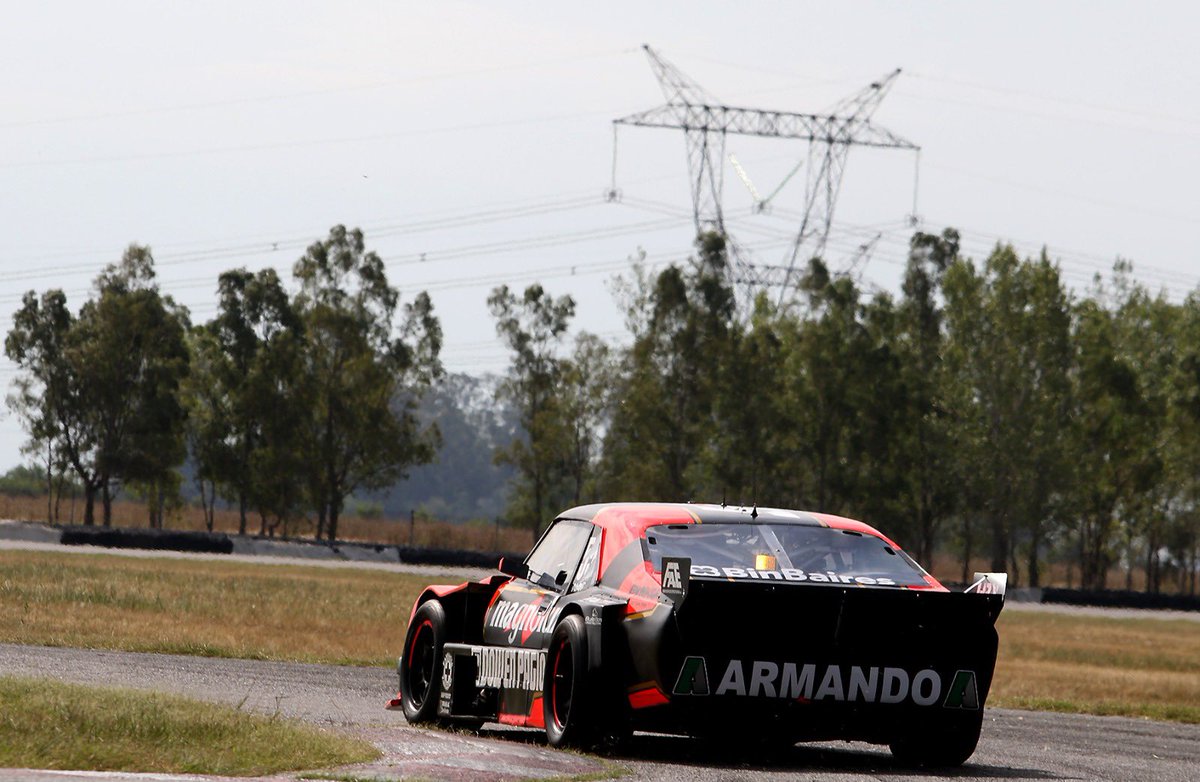Unas 📸 de este viernes de #TCM y #TCPM en el <a href="/AutodromoMouras/">Autodromo Mouras</a> . Mañana se vienen las 🛻💨 venis ?
