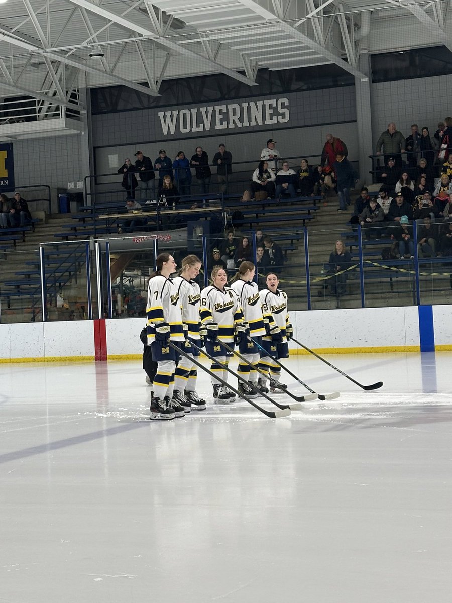 Tonight’s starting lineup vs Indiana Tech

#35 Kenna Borso in net 🥅

Tonight we honor our Seniors, Madi Schroeder, Samantha Sensoli, and Paige Finlay, at their last home game!