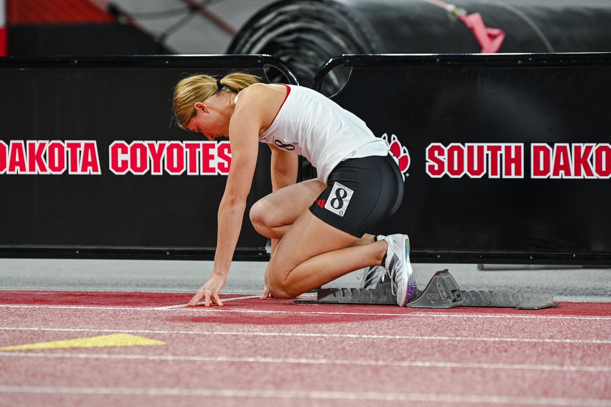 There were some 𝒆𝒑𝒊𝒄 PRs on day one of the split weekend, including a new school record in the women's 400m! 🔥

📰: Yote.us/49tZzVN

#GoYotes x #WeAreSouthDakota 🐾