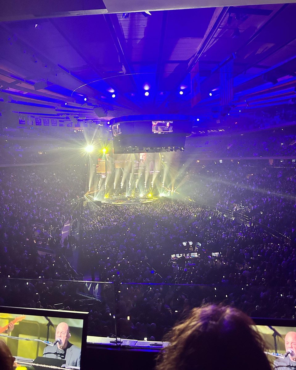 Ash_G_Salisbury's tweet photo. It’s only been a four year wait since I originally planned to be here but I’ve finally made it and totally worth it ❤️ #BillyJoelMSG https://t.co/xWRSZtgMST