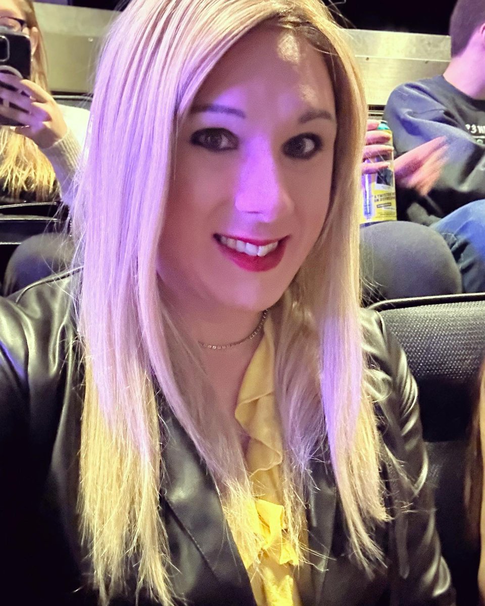 Ash_G_Salisbury's tweet photo. It’s only been a four year wait since I originally planned to be here but I’ve finally made it and totally worth it ❤️ #BillyJoelMSG https://t.co/xWRSZtgMST