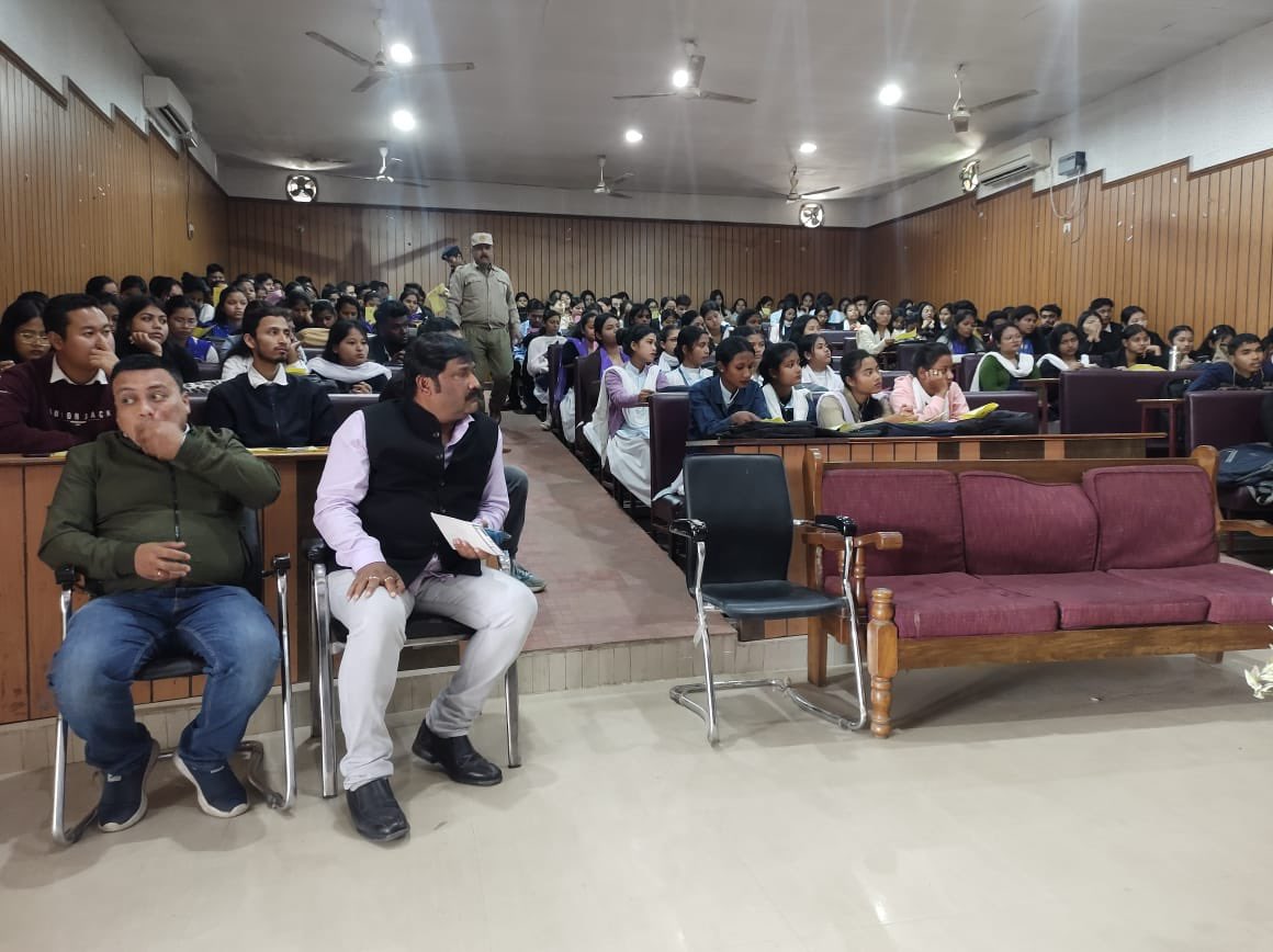 JBUniversityJRH's tweet photo. *Observance of NATIONAL ROAD SAFETY MONTH-2024*
From 15th January to 14th February, 2024.
@DeputyJorhat @MohanMeenaIPS https://t.co/6hGzU8ovyI