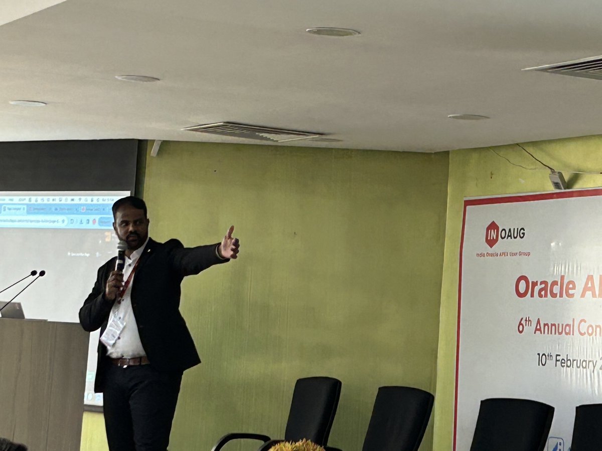 chaitanya_in's tweet photo. @Roopesh_Thokala presenting #orclAPEX + AI = AWESOME @inoaug annual @OracleAPEX #APEXConclave #Chennai
@Oracle_India @oracleugs @AnanyaPoet
#orclAPEXIndia #orclAPEXJAPAC https://t.co/KvmJorQpNP