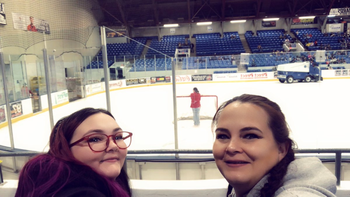 CrissySmith's tweet image. #hometownhockey#texashockey #gojacksgo #authorlife #bookboyfriends #inspiration #research #myminime #texasgirls