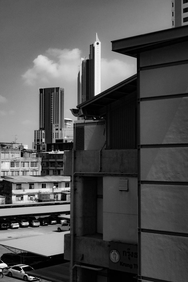 Smoke___Mirror's tweet photo. #streetphotography #blackandwhite
#bangkokstreet
#urbanphotography
#bangkokbus #MRTStations
#urban_addicts
#fujifilm_xseries https://t.co/7IqDzQTrP2