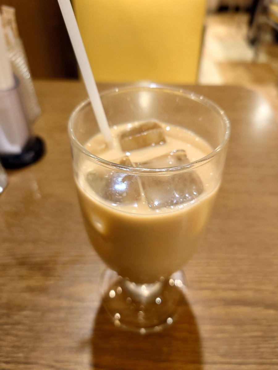 名古屋入りしてます♡ ツアコンちゃんとの待ち合わせ時間まで、ゆっくりしよ〜☕