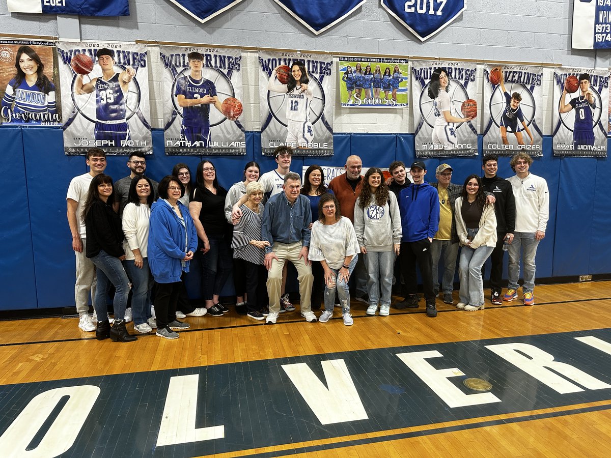 EC_Wolverines's tweet photo. One for the Record Books. There's only one way to define this one!

Oxford Dictionary.

🔊 roth

family

1. A pack of Wolverines who ARE EC BASKETBALL.

"Joseph Roth is now the all-time boys scoring record holder at LHS."