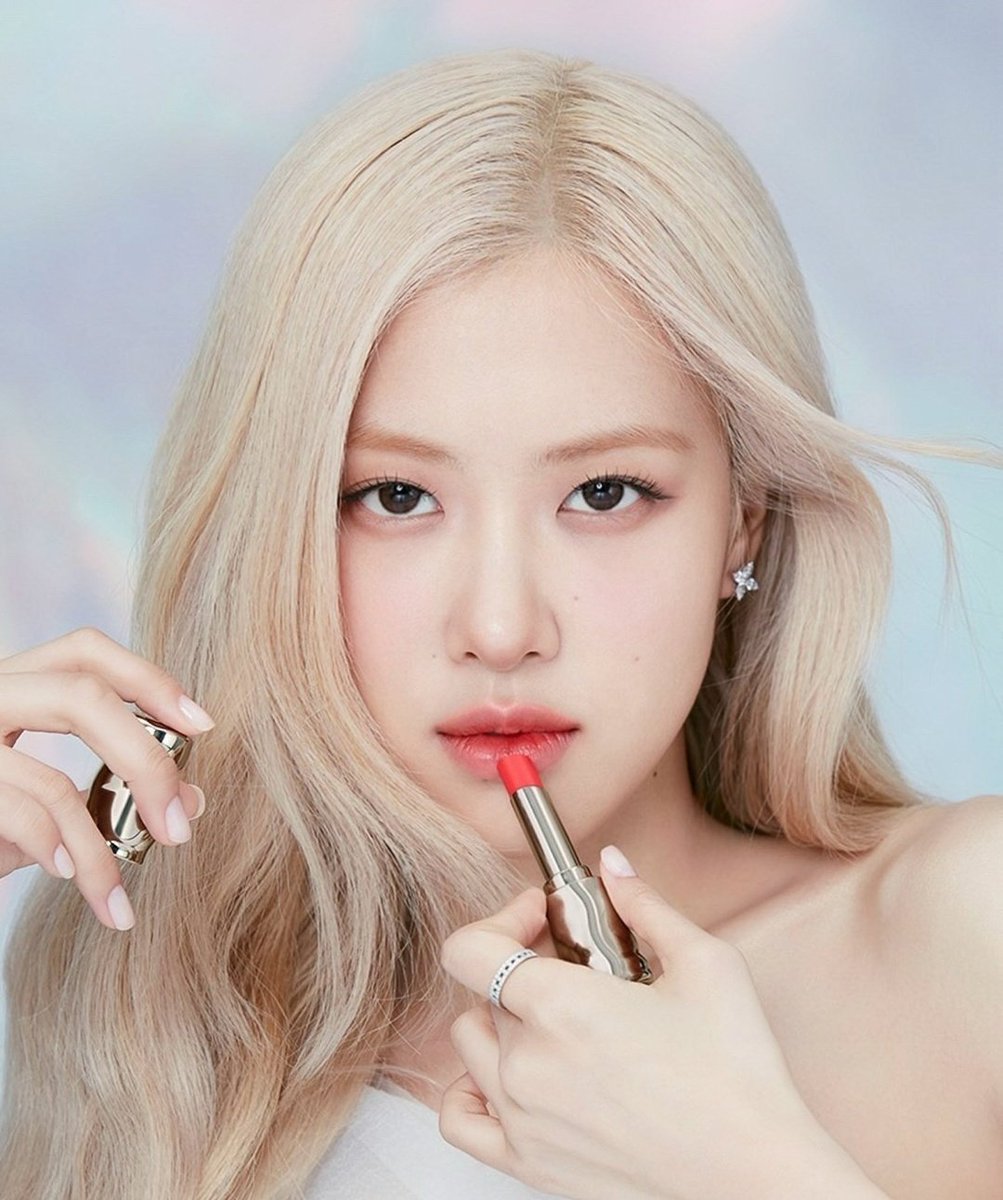 roseprotectrr's tweet photo. ROSÉ for Sulwhasoo New Perfecting Lip Colour &amp; New Moisturizing Lip Balm💋
#ROSÉ #로제 #BLACKPINKROSÉ #블랙핑크로제 https://t.co/IRdBYNP4X7